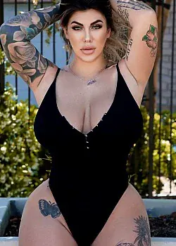 Ana Lorde - Photo 3 of 4