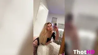 Leaked OnlyFans: Lindsay Capuano Thighhighs Mirror Pose