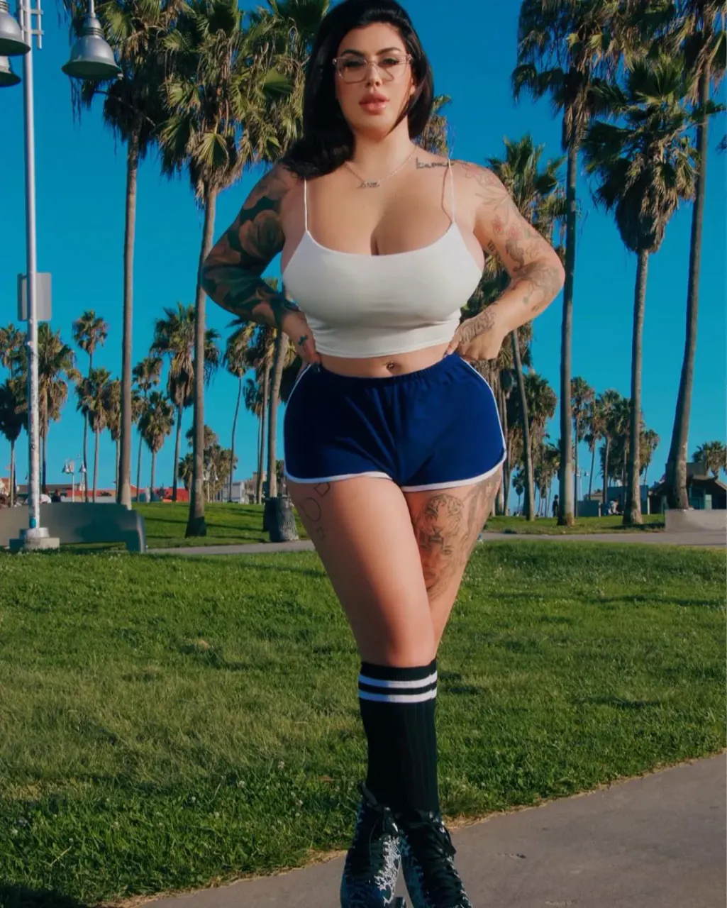 Ana Lorde - Exclusive Photo 2