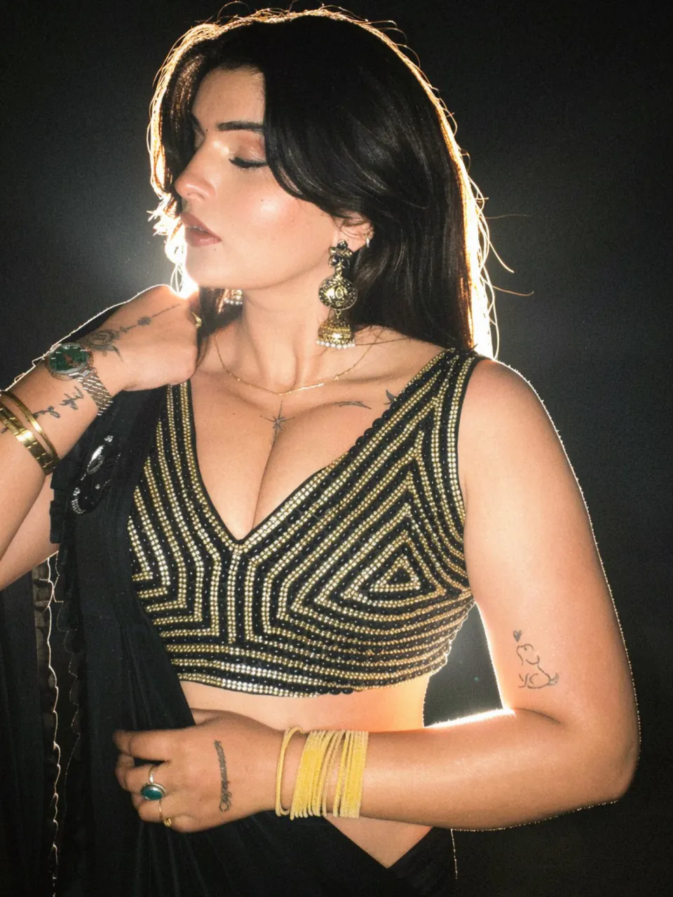 Vinni Chitara - Stunning Photo Set