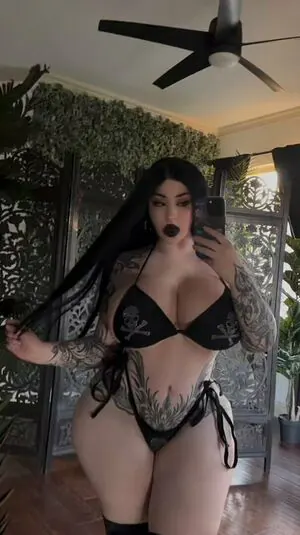 Ghouliette - Sensual Photo Set