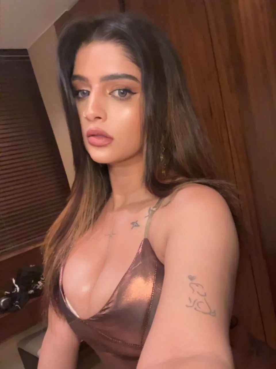Vinni Chitara - Stunning Photo Shoot